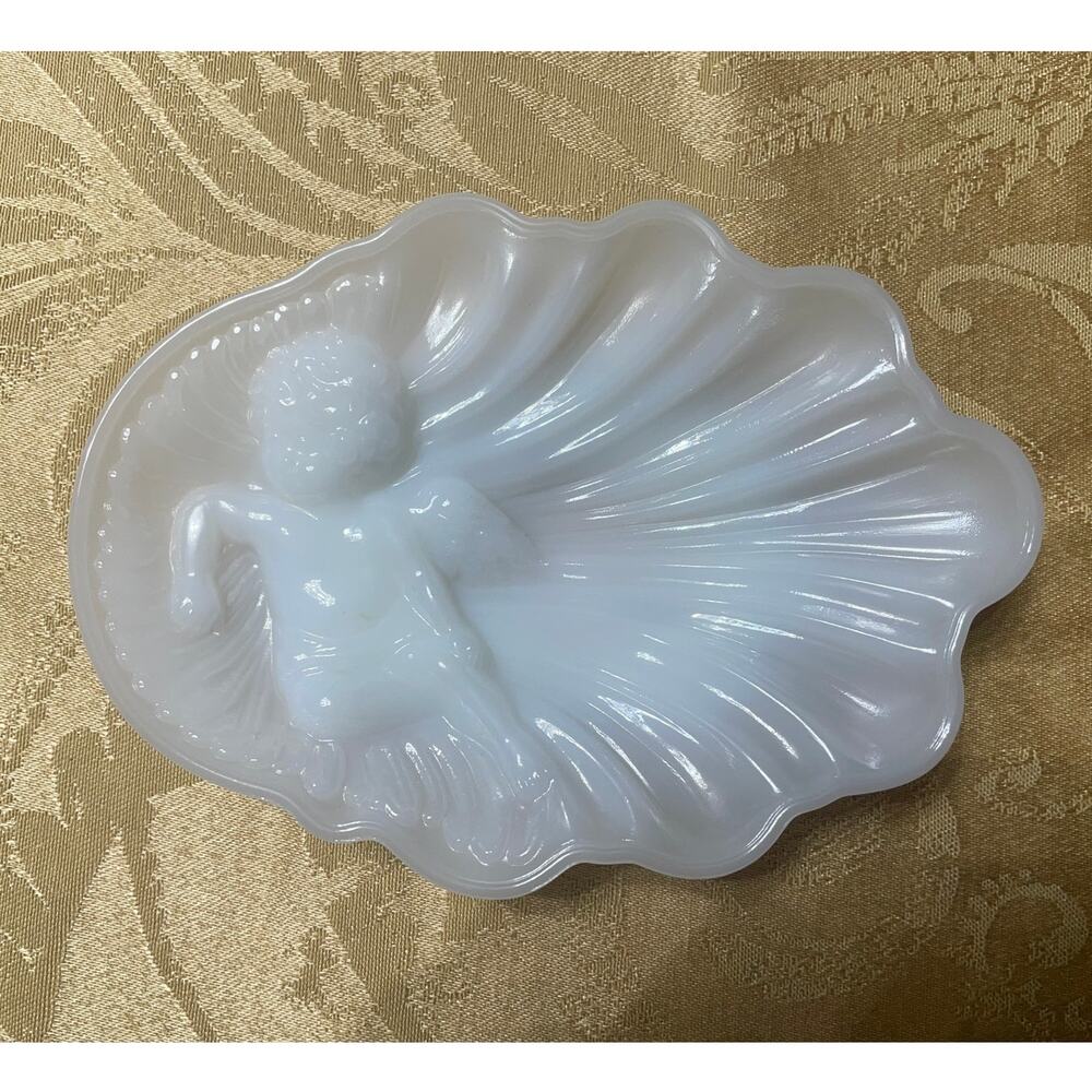 Vintage Avon Milk Glass Soap Dish Angel Cherub White Shell Shape Vanity Trinket